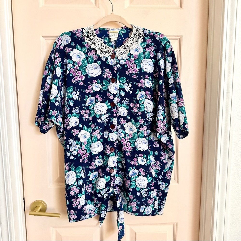 $5 SALE Vintage floral oversize button up top